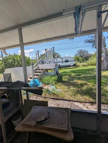 550 SW Airoso Boulevard, Port St Lucie, FL 34983