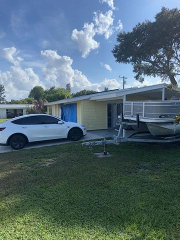 550 SW Airoso Boulevard, Port St Lucie, FL 34983