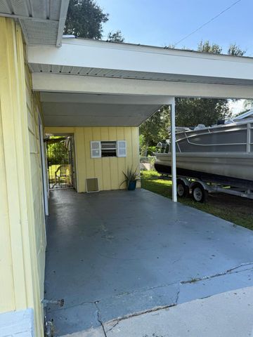 550 SW Airoso Boulevard, Port St Lucie, FL 34983