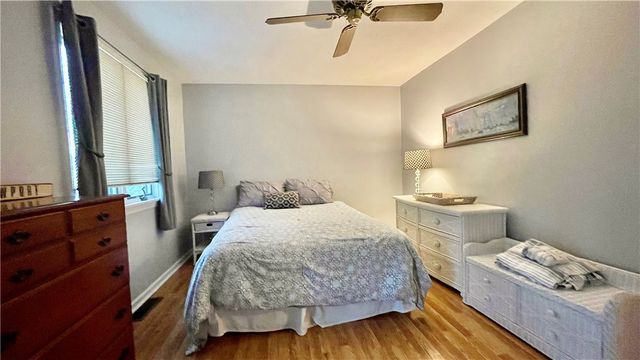 106 Swinburne Row, Newport, RI 02840
