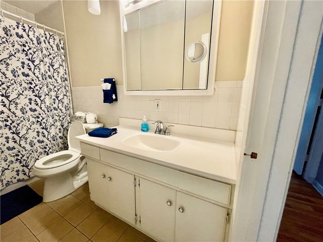 106 Swinburne Row, Newport, RI 02840