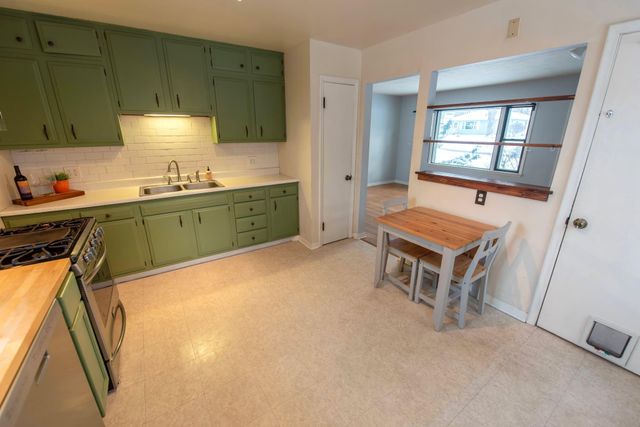 1705 Lark Avenue, Maplewood, MN 55109