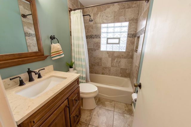 1705 Lark Avenue, Maplewood, MN 55109