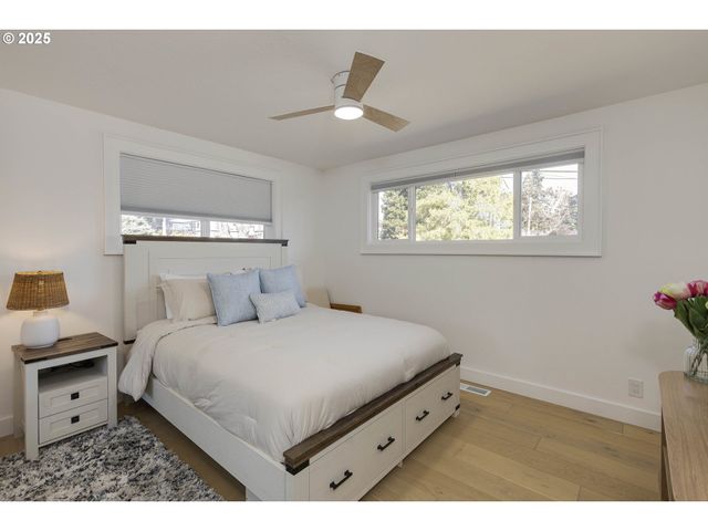1290 Se MADRONA Ave, Salem, OR 97302