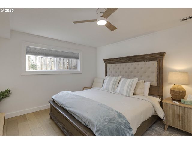 1290 Se MADRONA Ave, Salem, OR 97302