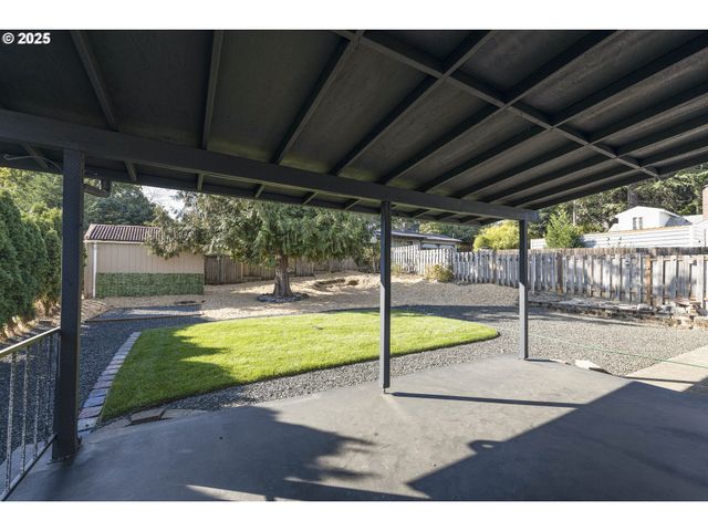 1290 Se MADRONA Ave, Salem, OR 97302