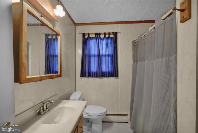 72 MOUNTAIN BLVD, Wernersville, PA 19565