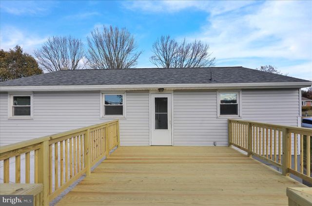 72 MOUNTAIN BLVD, Wernersville, PA 19565