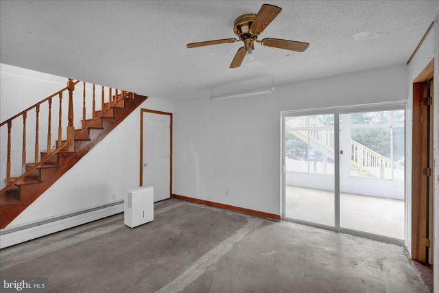 72 MOUNTAIN BLVD, Wernersville, PA 19565