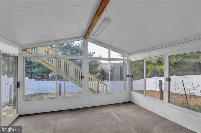 72 MOUNTAIN BLVD, Wernersville, PA 19565