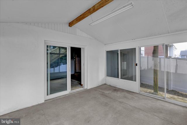 72 MOUNTAIN BLVD, Wernersville, PA 19565