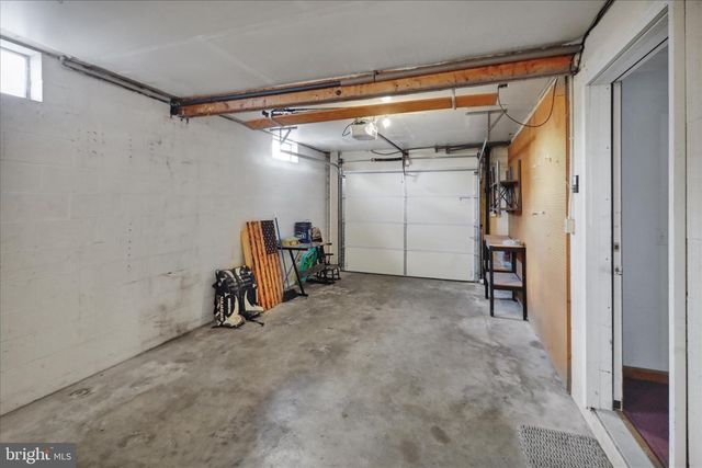 72 MOUNTAIN BLVD, Wernersville, PA 19565