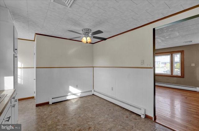 72 MOUNTAIN BLVD, Wernersville, PA 19565