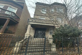 3944 W Gladys Avenue, Chicago, IL 60624
