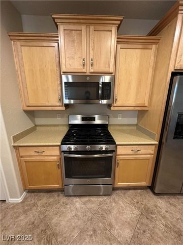 6071 SADDLE HORSE Avenue, Las Vegas, NV 89122