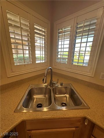 6071 SADDLE HORSE Avenue, Las Vegas, NV 89122