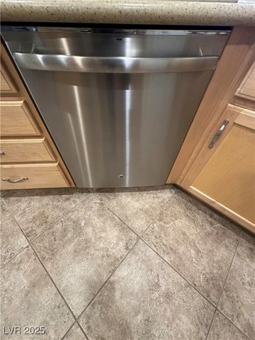 6071 SADDLE HORSE Avenue, Las Vegas, NV 89122