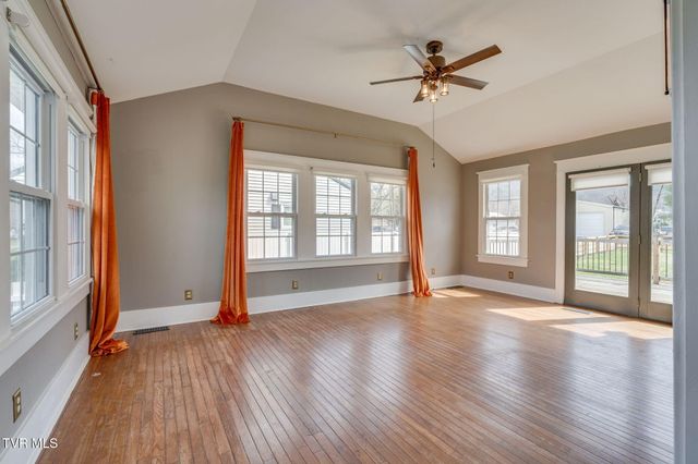 518 Ohio Avenue, Erwin, TN 37650
