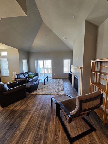 3122 S High Point Road, Madison, WI 53719