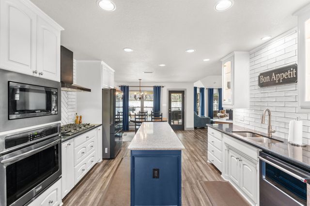 404 Arbor Lawn Drive, Burleson, TX 76028