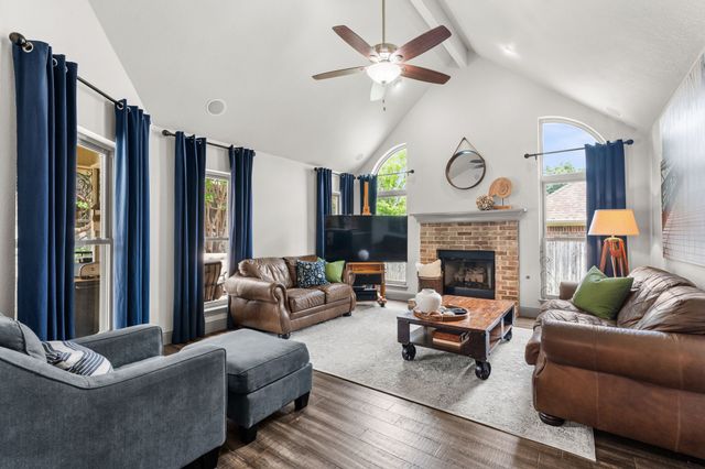 404 Arbor Lawn Drive, Burleson, TX 76028