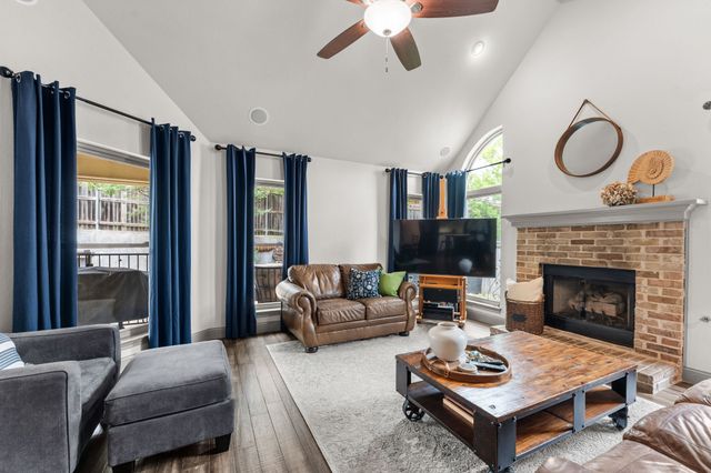 404 Arbor Lawn Drive, Burleson, TX 76028