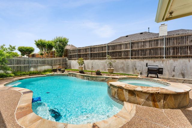 404 Arbor Lawn Drive, Burleson, TX 76028