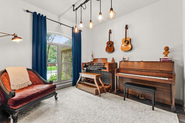 404 Arbor Lawn Drive, Burleson, TX 76028