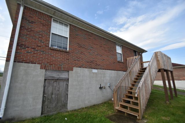 1229 E Irvine Street, Richmond, KY 40475