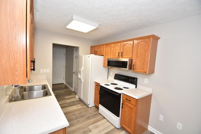 1229 E Irvine Street, Richmond, KY 40475