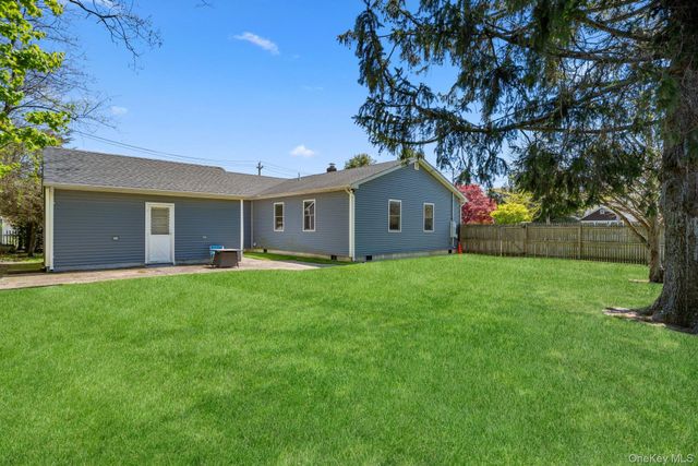 11 Jackson Street, East Islip, NY 11730
