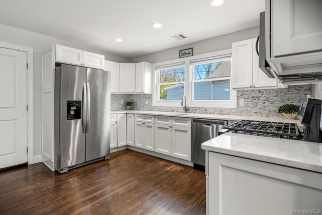 11 Jackson Street, East Islip, NY 11730