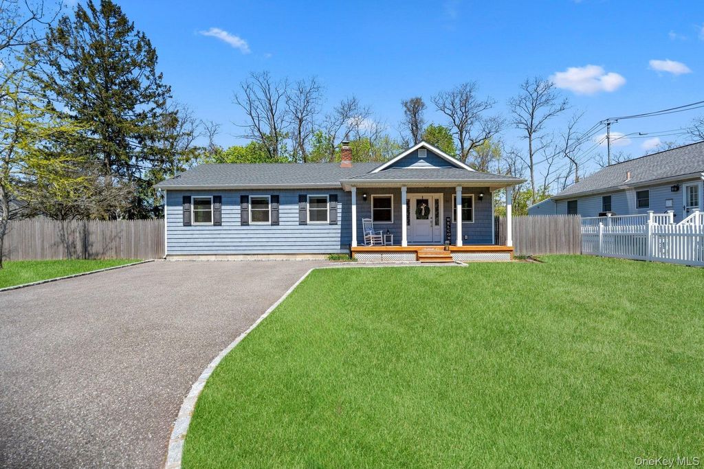 11 Jackson Street, East Islip, NY 11730