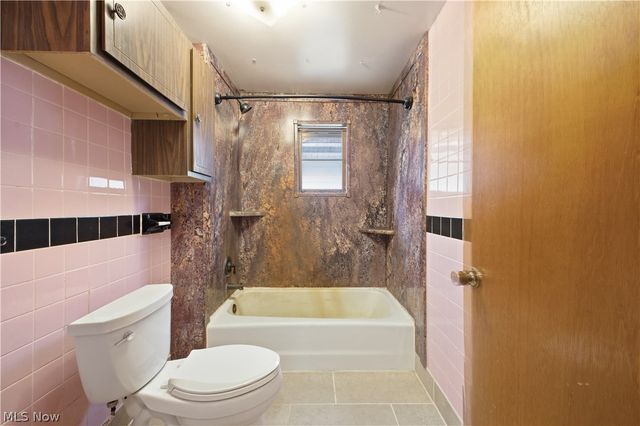1110 Niles Vienna Road, Vienna, OH 44473