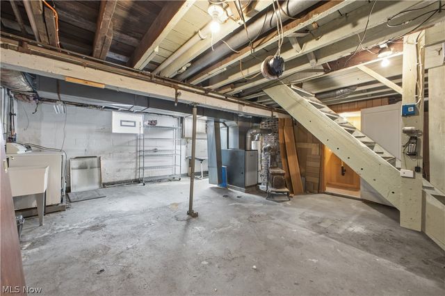 1110 Niles Vienna Road, Vienna, OH 44473