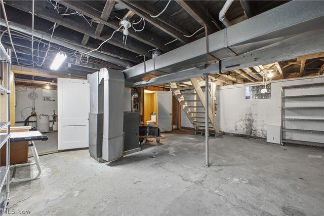 1110 Niles Vienna Road, Vienna, OH 44473