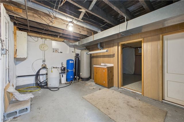 1110 Niles Vienna Road, Vienna, OH 44473