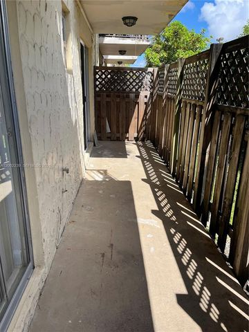 8650 SW 109th Ave 3-111, Miami, FL 33173