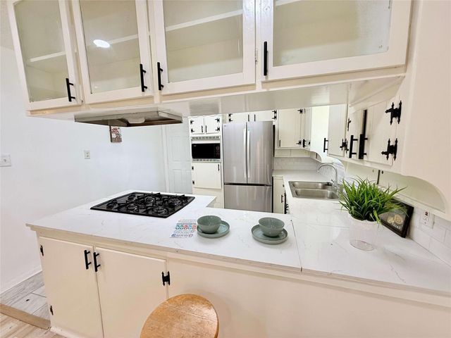 1136 Simpson Drive, Hurst, TX 76053