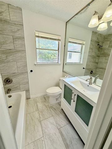 1136 Simpson Drive, Hurst, TX 76053