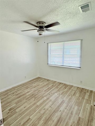 1136 Simpson Drive, Hurst, TX 76053