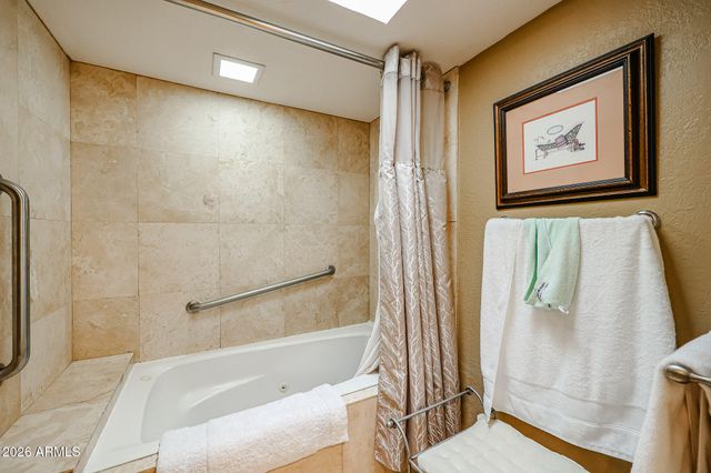 7720 N PINESVIEW Drive, Scottsdale, AZ 85258