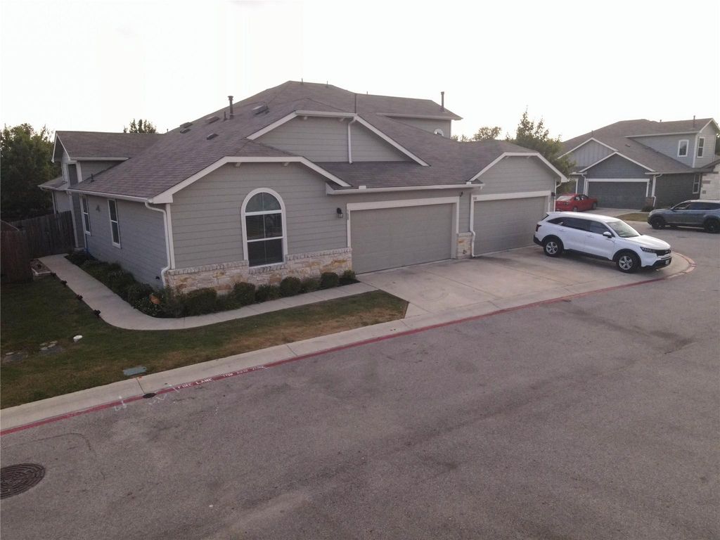 1501 Gropius LN 30B, Pflugerville, TX 78660