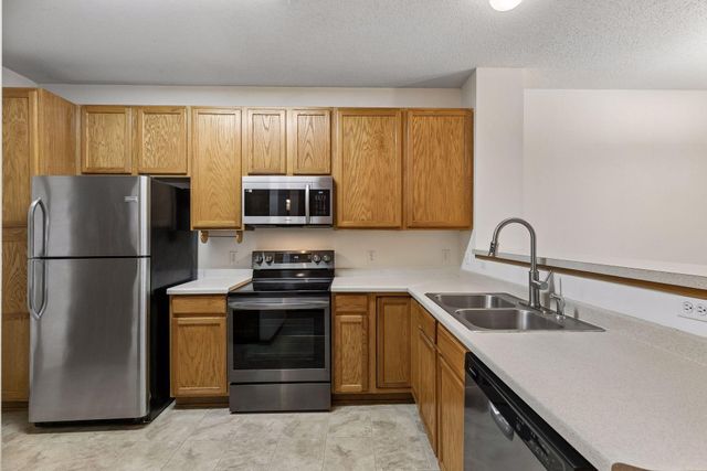 11323 Chisholm Circle NE D, Blaine, MN 55449