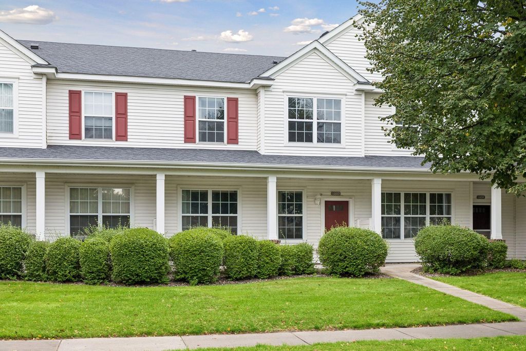 11323 Chisholm Circle NE D, Blaine, MN 55449 — photo 2