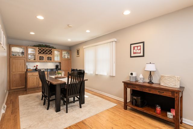 1650 Fender Road, Naperville, IL 60565