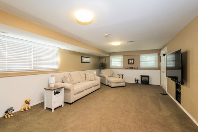1650 Fender Road, Naperville, IL 60565