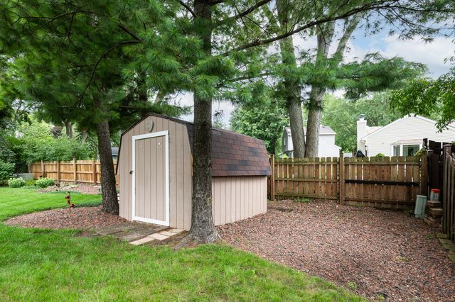1650 Fender Road, Naperville, IL 60565