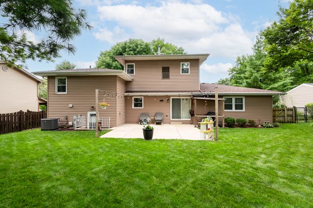 1650 Fender Road, Naperville, IL 60565