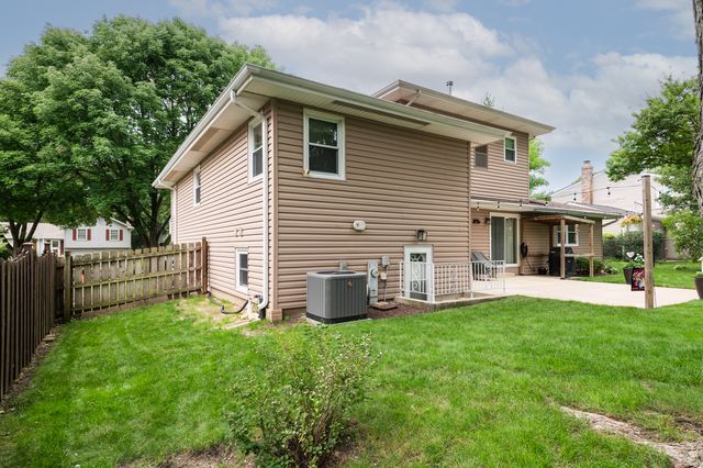 1650 Fender Road, Naperville, IL 60565